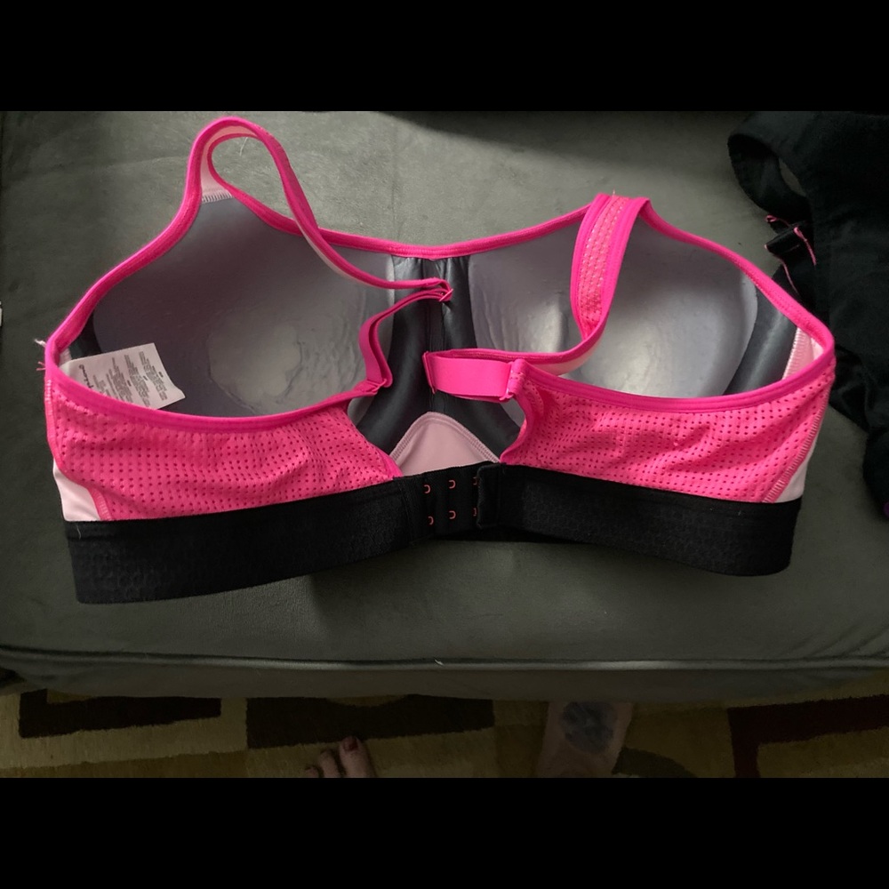 Champion woman’s full-support sport bra 40D - Picture 2 of 3